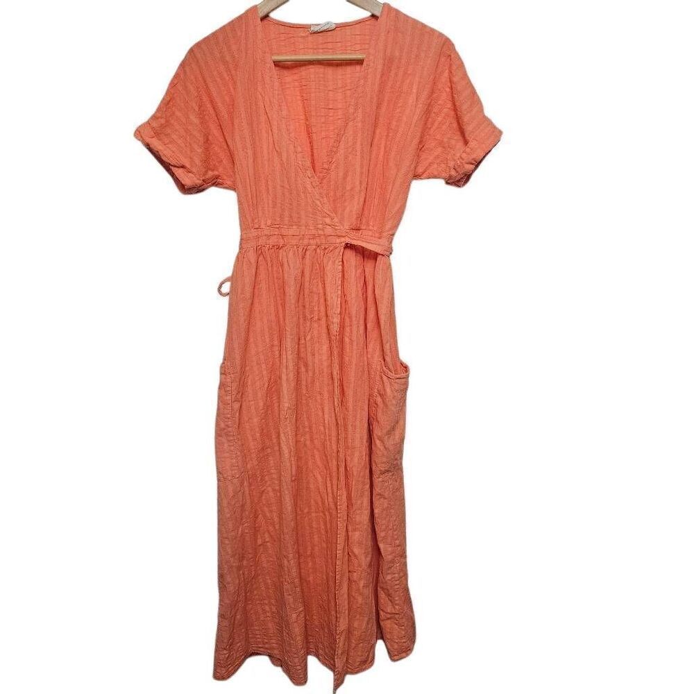 Curator dress 